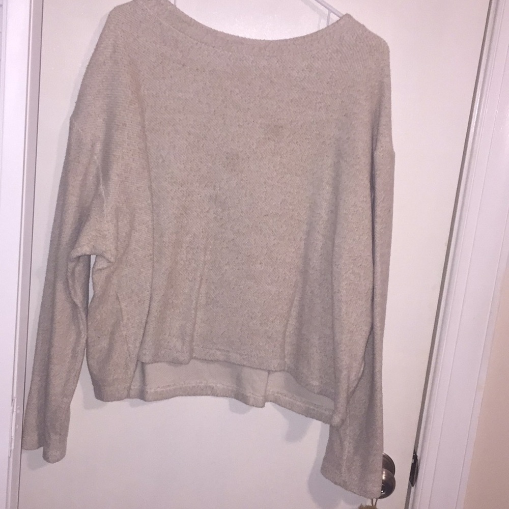 Cropped cream hoodie